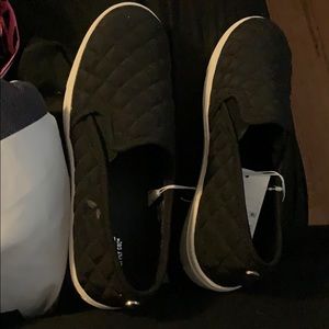 size 9 black/Reese shoes